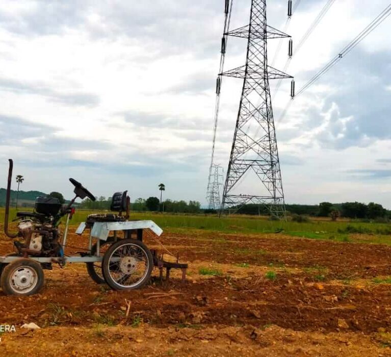 Mini-tractor for intercultivation using motorcycle engine