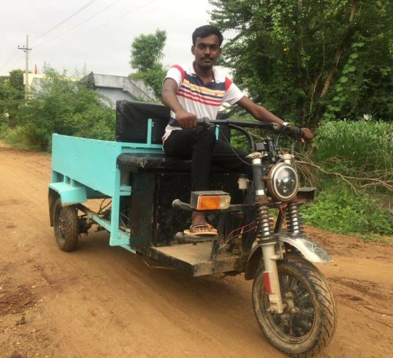 Electric vehicle for farmers and municipal works for carrying relevant goods